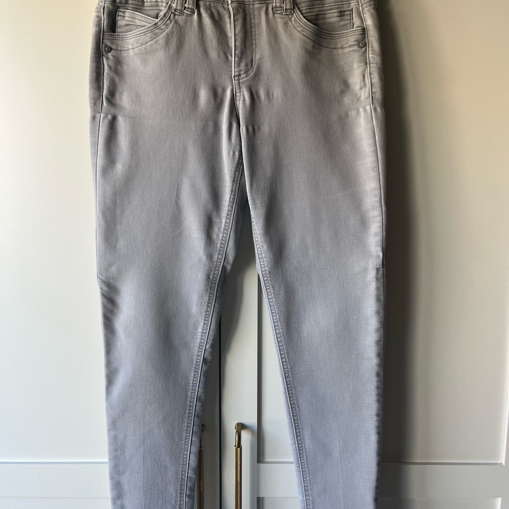 Democracy Women's Light Gray Skinny Jeans